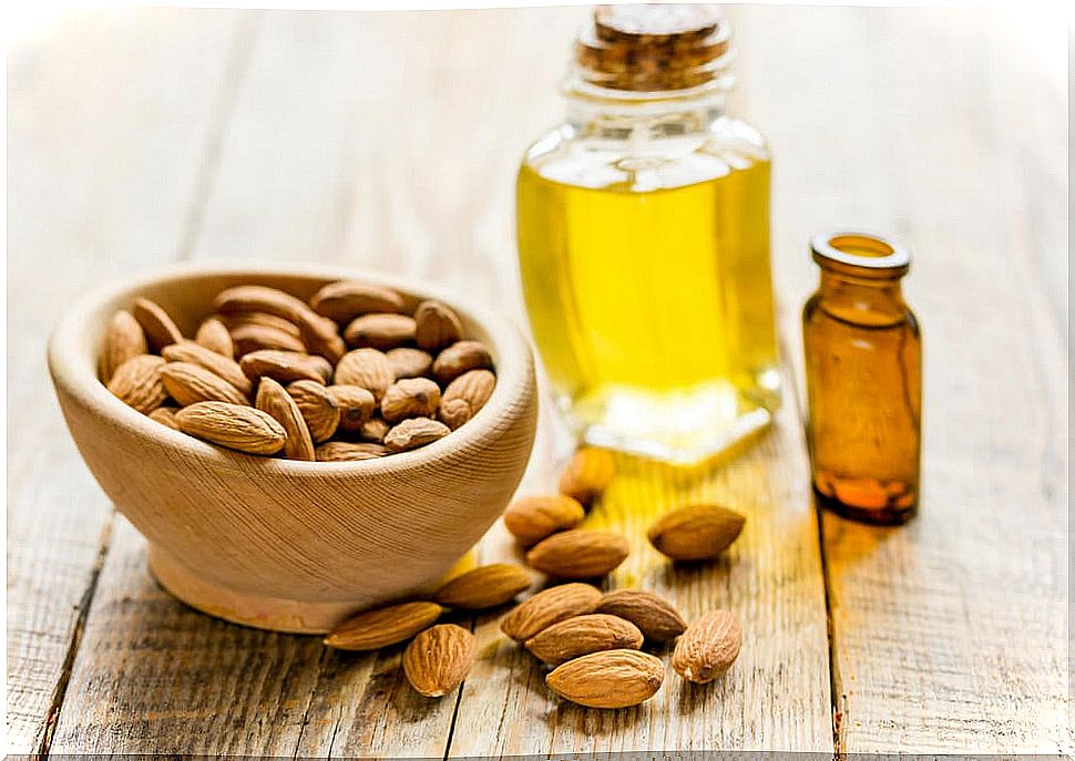 3 remedies with almond oil to take care of your skin