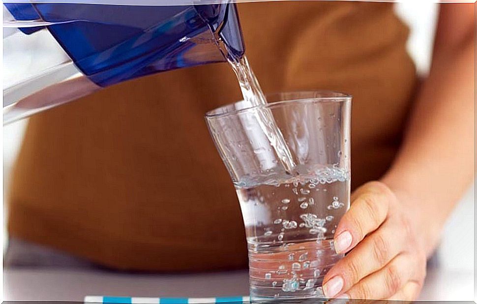 Drinking little water is one of the morning habits that prevents us from losing weight