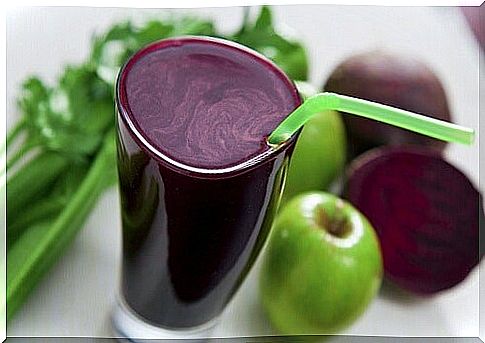 Beet and apple smoothie