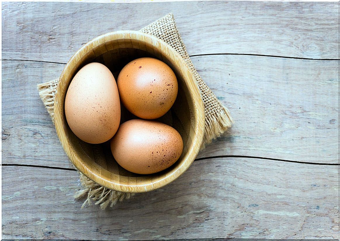 Eggs in the Genoese dough.