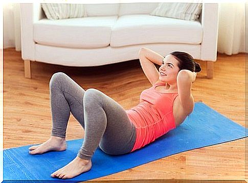 Woman doing sit-ups